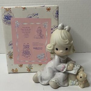 Precious Moments "You Fill The Pages Of My Life" 1994 Members Only figurine